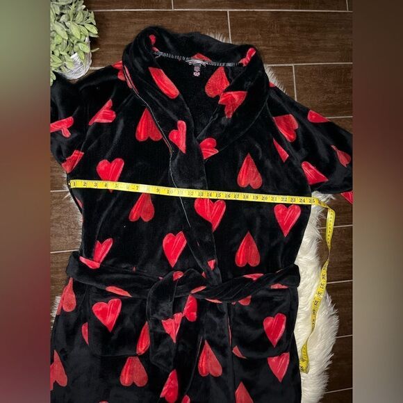 Victoria’s Secret red and black hearts cozy soft short robe sz XL/XXL - Picture 10 of 12